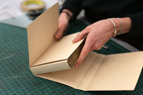 /xcdas-derivative/book-repair/figures/book-repair_p12_18_place.jpg
