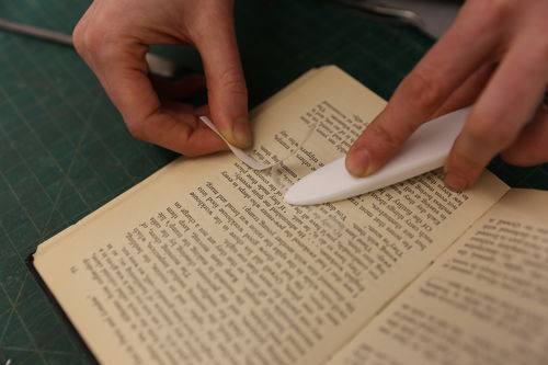 /xcdas-derivative/book-repair/figures/book-repair_p14_05_tapeplace.jpg