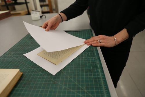 /xcdas-derivative/book-repair/figures/book-repair_p15_2_betweenpaper.jpg