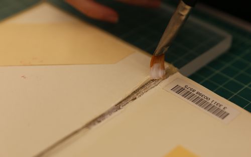 /xcdas-derivative/book-repair/figures/book-repair_p16_03_looseflapglue.jpg