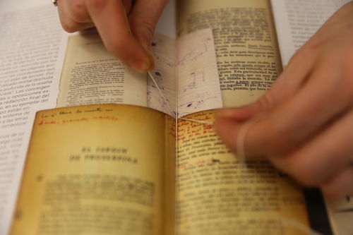 /xcdas-derivative/book-repair/figures/book-repair_p18_12_threadeachside.jpg
