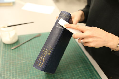 /xcdas-derivative/book-repair/figures/book-repair_p19_19_mount.jpg