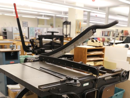 /xcdas-derivative/book-repair/figures/book-repair_p5_boardshear.jpg